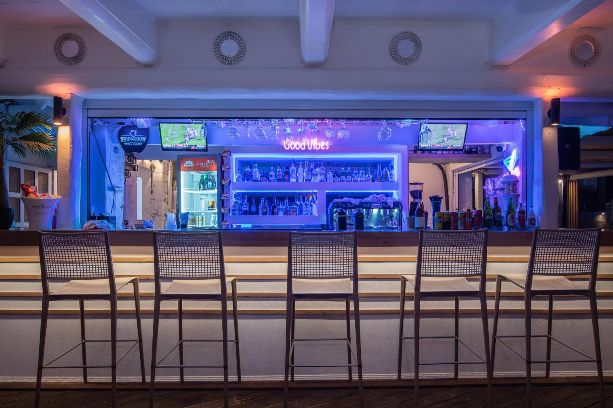 Crystal Beach Hotel Kalamákion 외부 사진